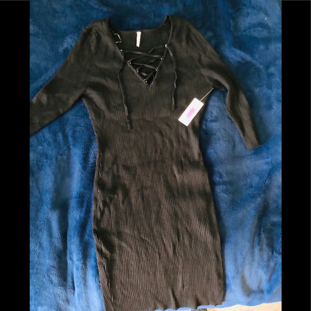2x black sweater dress